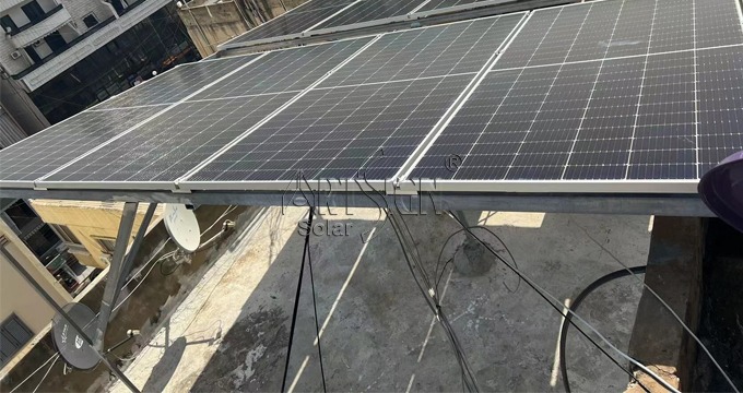 حامل قصير معدني لتركيب الألواح الكهروضوئية على أسطح المباني الشمسية | لوحة فنية